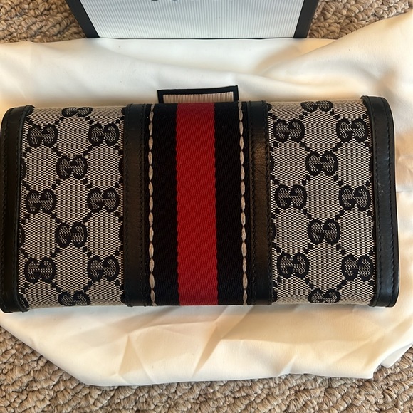 Authentic GUCCI bees continental wallet - Picture 4 of 9